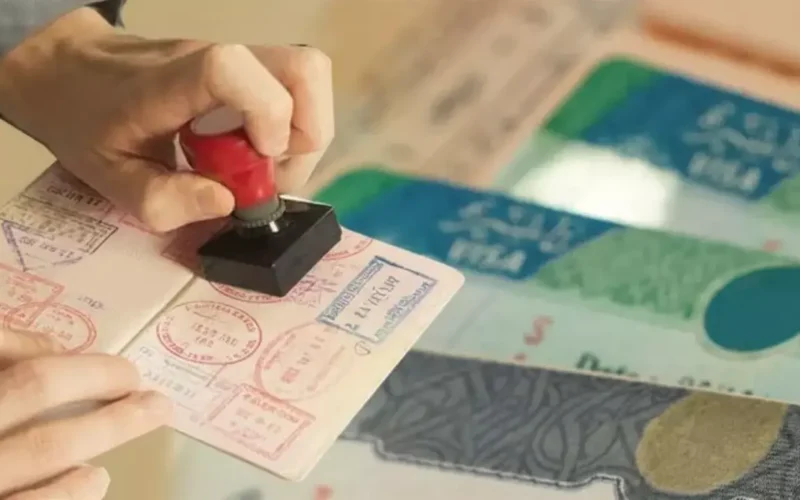 تعديلات جديدة.. السعودية تقرر تقليص مدة تأشيرة الزيارة العائلية إلى 30 يوماً فقط